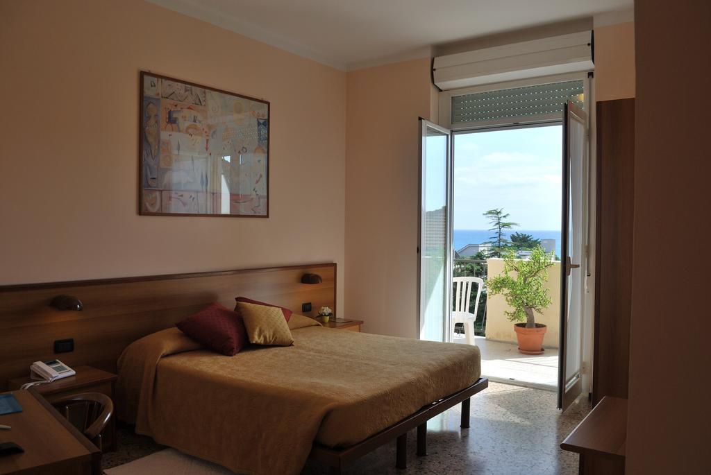 Hotel Galleano Laigueglia Phòng bức ảnh