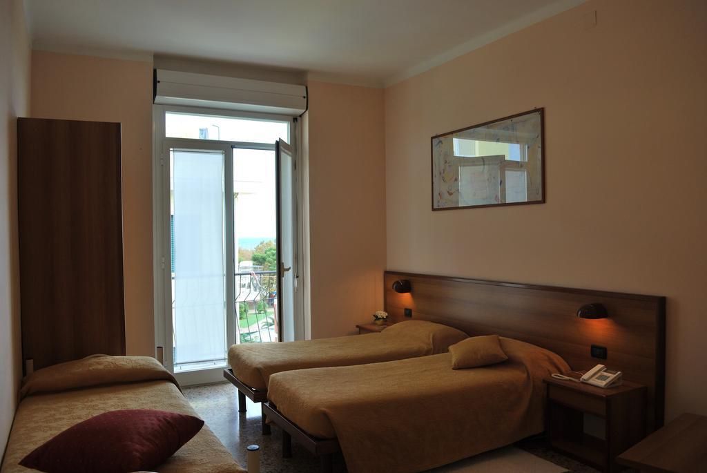 Hotel Galleano Laigueglia Phòng bức ảnh