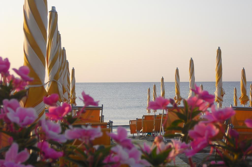 Hotel Galleano Laigueglia Ngoại thất bức ảnh