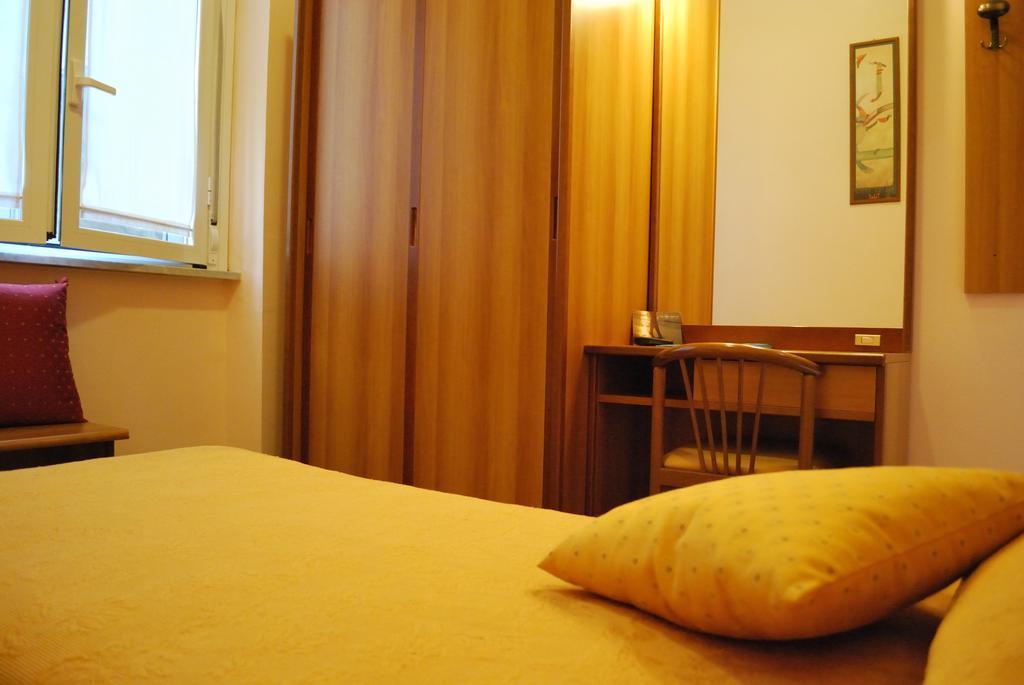 Hotel Galleano Laigueglia Phòng bức ảnh